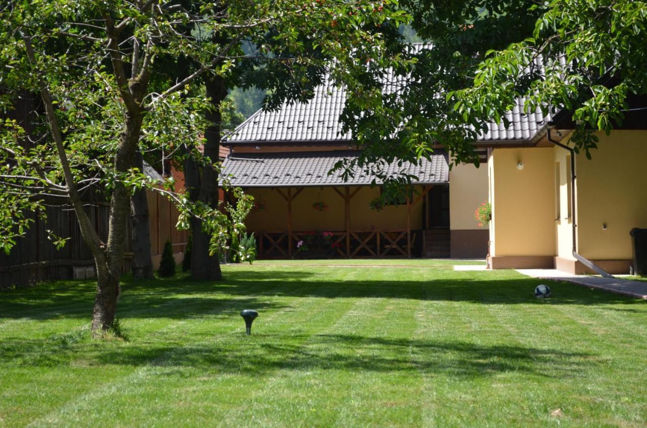 Casa Pricas Villa Moieciu de Jos Ngoại thất bức ảnh